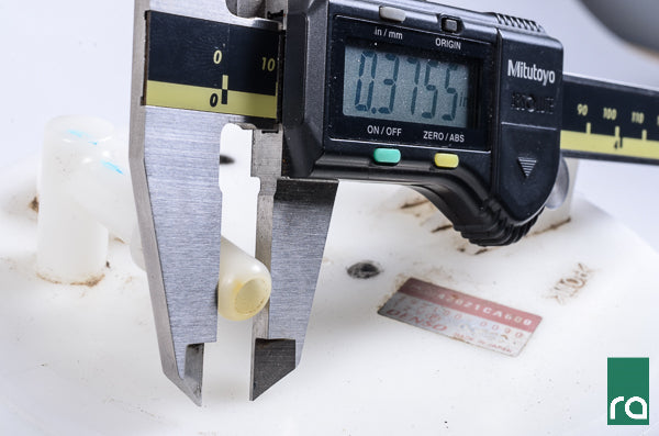 Radium 5/16" SAE Female EFI Quick Connect to 6AN Male Straight Low Profile Fitting